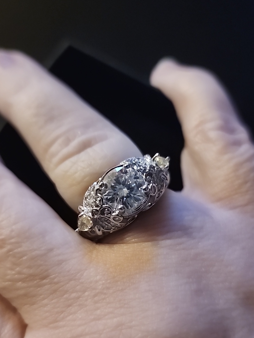 Vintage-Inspired White Gold Filigree Ring with Moissanite Center Stone - Size 8